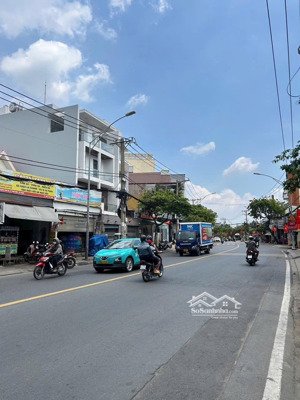 nhà ngộp nặng-sắp phát mãi-chủ cần bán nhanh -giá rẻ hơn căn kế bên 28%- mặt tiền chương dương