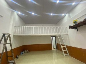 chính chủ cho thuê nhà cấp 4 kinh doanh, phố hoa bằng, có gác lửng, khu đông dân cư, thuê lâu dài