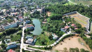 bán lô đất view hồ - trung tâm thị trấn xuân mai - giáp khu công nghiệp 230ha đã hiện hữu . giá 2tỷ