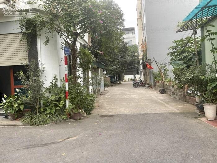 Hình ảnh Bán đất tổ 8 Thạch Bàn, đường thông ô tô tránh giá chỉ 10,7 tỷ có ngay 65,6m2 4