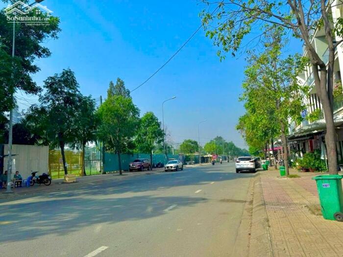 Hình ảnh Bán nhà mặt tiền đường N1 khu dân cư D2D; 1 trệt 2 lầu sổ hồng hoàn công giá tốt 13,5 tỷ 13