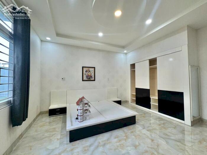 Hình ảnh Bán nhà mặt tiền đường N1 khu dân cư D2D; 1 trệt 2 lầu sổ hồng hoàn công giá tốt 13,5 tỷ 7