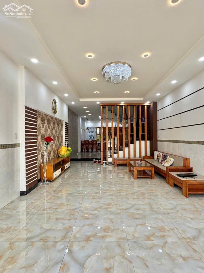 Hình ảnh Bán nhà mặt tiền đường N1 khu dân cư D2D; 1 trệt 2 lầu sổ hồng hoàn công giá tốt 13,5 tỷ 0