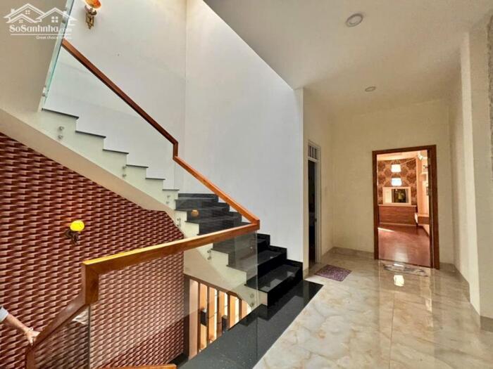 Hình ảnh Bán nhà mặt tiền đường N1 khu dân cư D2D; 1 trệt 2 lầu sổ hồng hoàn công giá tốt 13,5 tỷ 8