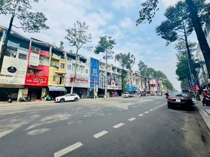 Hình ảnh Bán nhà mặt tiền đường Võ Thị Sáu, 1 trệt 3 lầu 72m2 sổ hồng hoàn công giá 18 tỷ 3