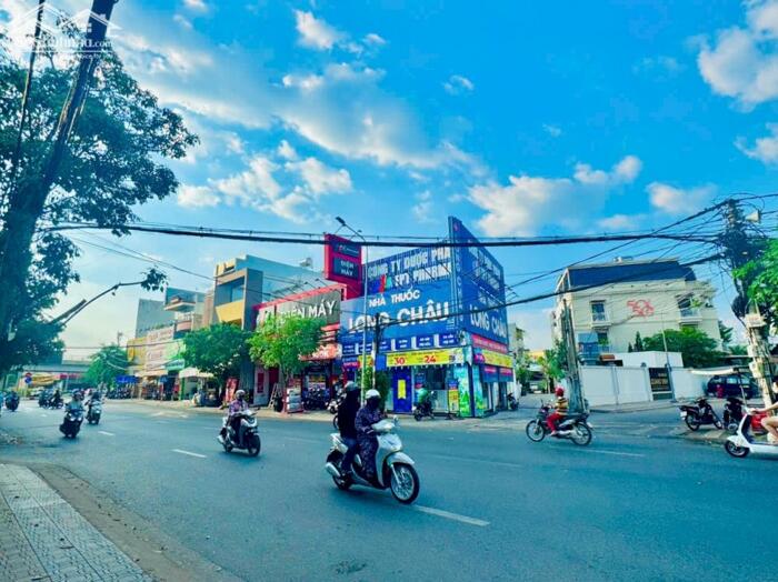 Hình ảnh Bán nhà mặt tiền đường Cách Mạng Tháng 8 gần ngã tư cầu mới Hóa An sổ hồng 560m2 thổ cư giá 33.5 tỷ 3