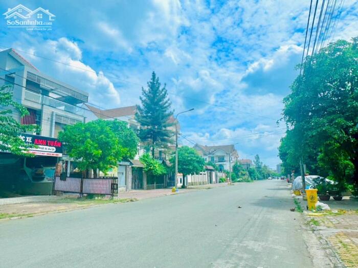 Hình ảnh Bán đất góc 2 mặt tiền đường N4, khu Song Ngữ Lạc Hồng phường Bửu Long sổ hồng 252m2 giá 16 tỷ 4