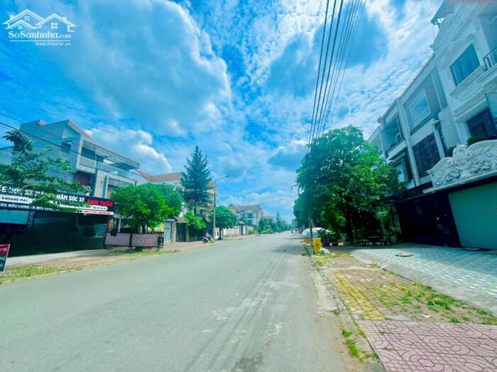 Hình ảnh Bán đất góc 2 mặt tiền đường N4, khu Song Ngữ Lạc Hồng phường Bửu Long sổ hồng 252m2 giá 16 tỷ 5