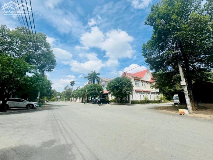 Hình ảnh Bán đất góc 2 mặt tiền đường N4, khu Song Ngữ Lạc Hồng phường Bửu Long sổ hồng 252m2 giá 16 tỷ 0