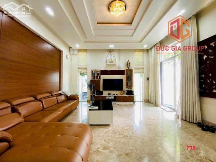 Hình ảnh Nhà bán khu dân cư Tân Phong, 1 trệt 1 lầu sổ hồng 400m2 thổ cư ngang 20m siêu hiếm giá 22 tỷ 5