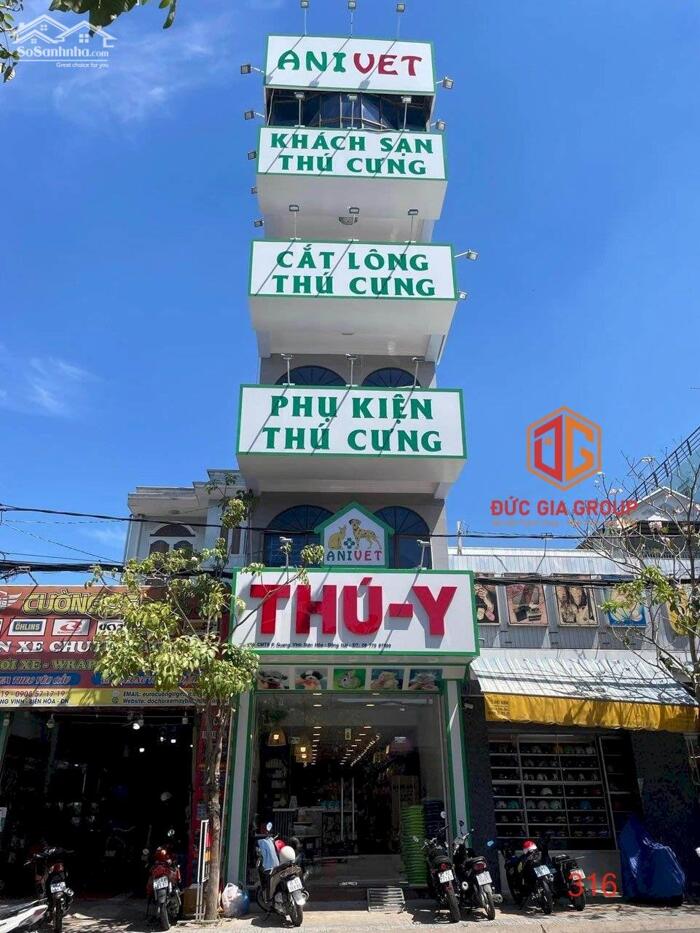 Hình ảnh Bán nhà mặt tiền đường Cách Mạng Tháng 8 sổ hoàn công 1 trệt 4 lầu 368m2 sàn đang cho thuê 25 triệu/tháng giá 14 tỷ 0