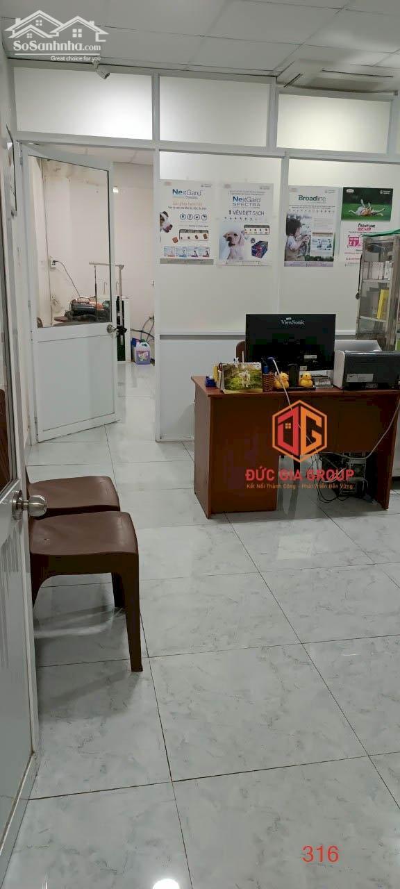 Hình ảnh Bán nhà mặt tiền đường Cách Mạng Tháng 8 sổ hoàn công 1 trệt 4 lầu 368m2 sàn đang cho thuê 25 triệu/tháng giá 14 tỷ 6