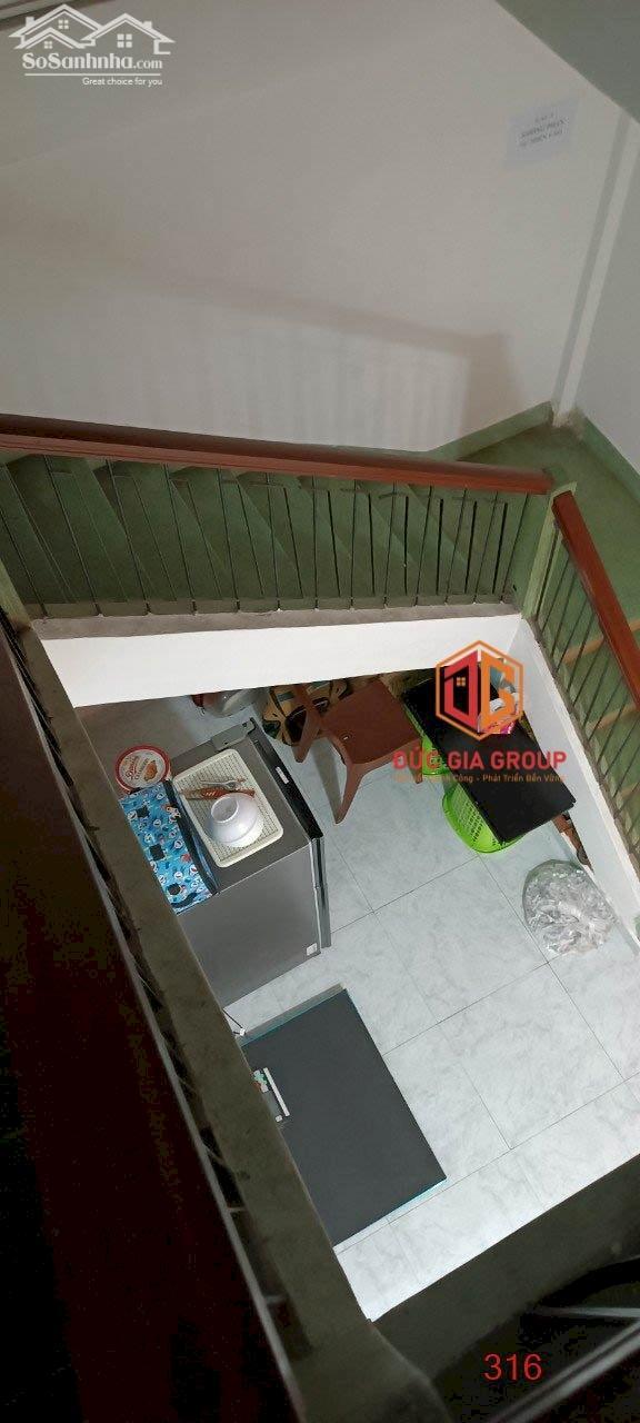 Hình ảnh Bán nhà mặt tiền đường Cách Mạng Tháng 8 sổ hoàn công 1 trệt 4 lầu 368m2 sàn đang cho thuê 25 triệu/tháng giá 14 tỷ 2