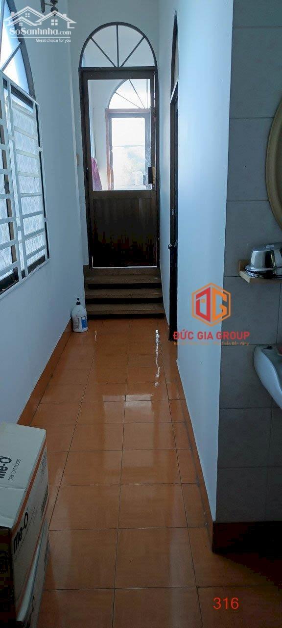 Hình ảnh Bán nhà mặt tiền đường Cách Mạng Tháng 8 sổ hoàn công 1 trệt 4 lầu 368m2 sàn đang cho thuê 25 triệu/tháng giá 14 tỷ 1