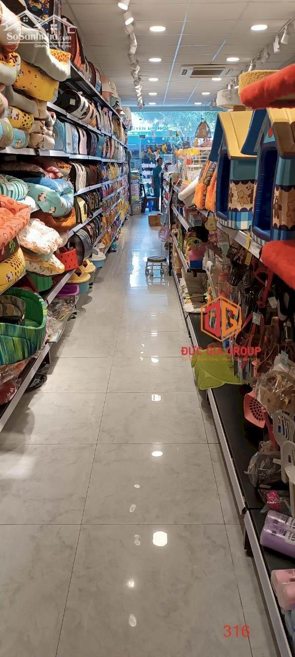 Hình ảnh Bán nhà mặt tiền đường Cách Mạng Tháng 8 sổ hoàn công 1 trệt 4 lầu 368m2 sàn đang cho thuê 25 triệu/tháng giá 14 tỷ 3