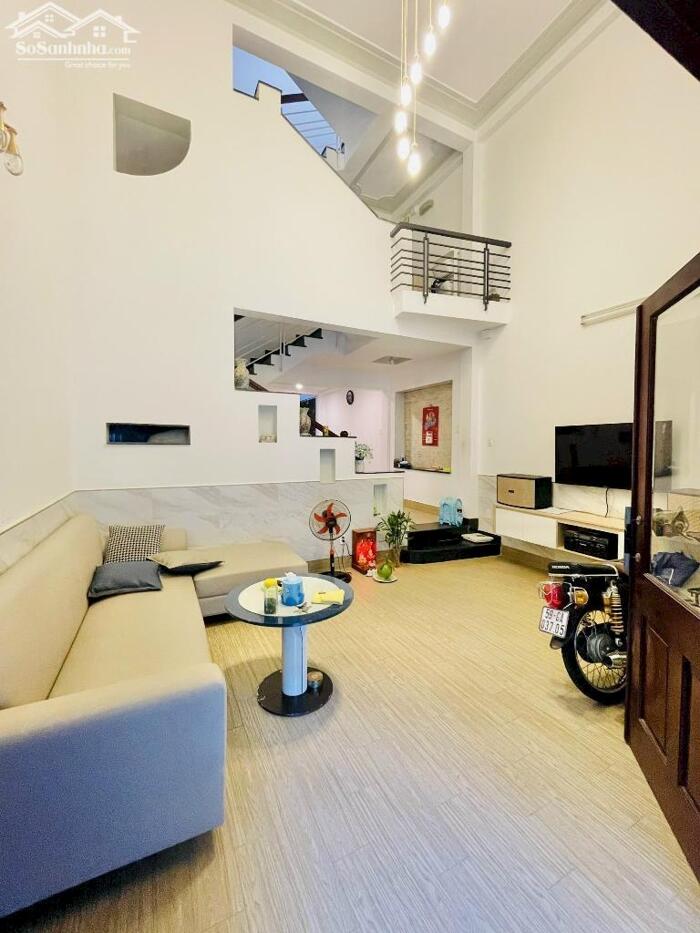 Hình ảnh 100m2 ÚT TỊCH, HXH sát mặt tiền, 4 tầng, 4PN, sát bên khu Đệ Nhất hơn 9 tỷ 0