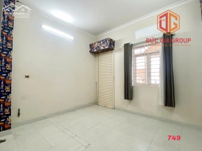 Hình ảnh Bán nhà mặt tiền đường D9 khu dân cư D2D; 1 trệt 3 lầu nội thất cao cấp; sổ hồng hoàn công 286m2 sàn giá 11.5 tỷ 4