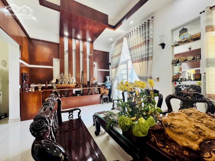 Hình ảnh Nhà bán cách đường Phạm Văn Thuận chỉ 200m gần Vincom Biên Hòa sổ hồng 262m2 giá 11 tỷ 4