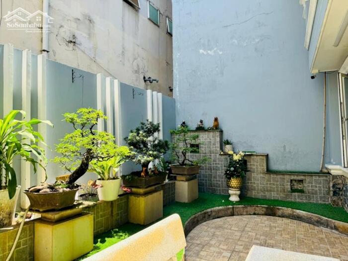 Hình ảnh Nhà bán cách đường Phạm Văn Thuận chỉ 200m gần Vincom Biên Hòa sổ hồng 262m2 giá 11 tỷ 13