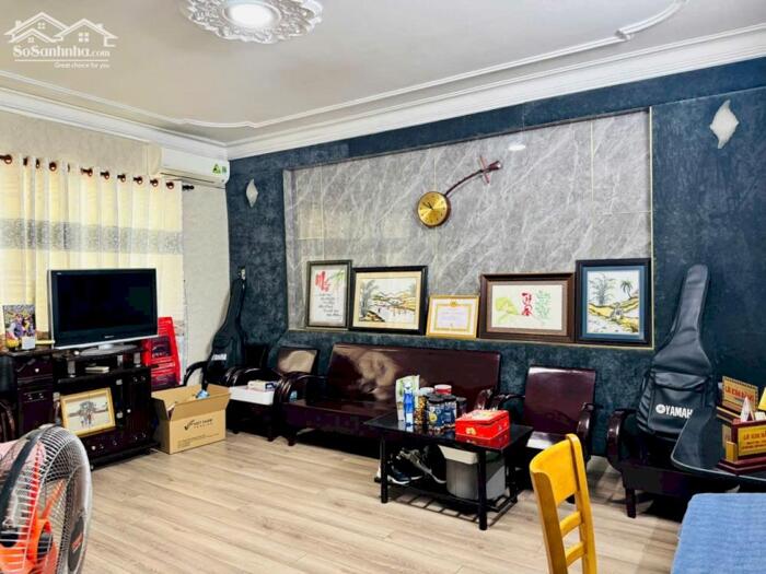 Hình ảnh Nhà bán cách đường Phạm Văn Thuận chỉ 200m gần Vincom Biên Hòa sổ hồng 262m2 giá 11 tỷ 9