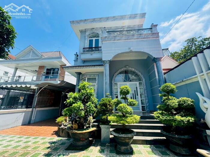 Hình ảnh Nhà bán cách đường Phạm Văn Thuận chỉ 200m gần Vincom Biên Hòa sổ hồng 262m2 giá 11 tỷ 1