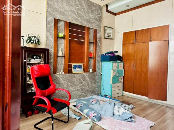 Hình ảnh Nhà bán cách đường Phạm Văn Thuận chỉ 200m gần Vincom Biên Hòa sổ hồng 262m2 giá 11 tỷ 12