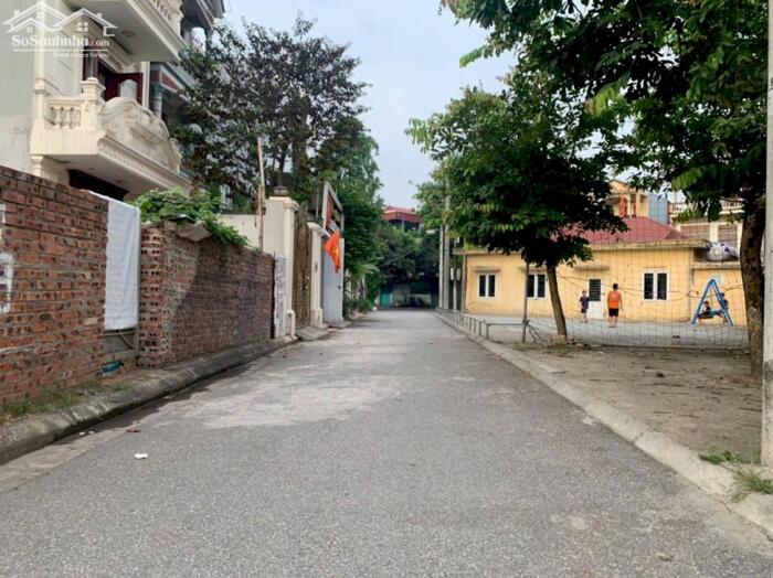 Hình ảnh Vỡ nợ tài chính cần Bán nhà 4,5 tầng tổ 5 Giang Biên, ô tô 7 chỗ vào nhà, gần chợ gần trường tiện ích đầy đủ 4