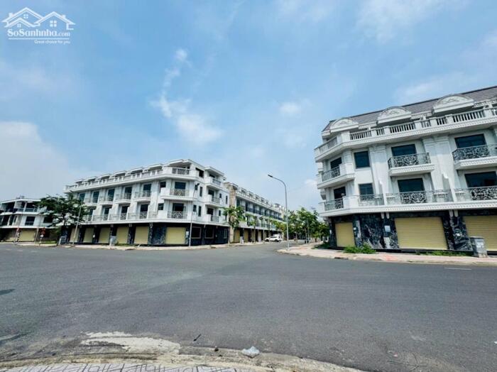 Hình ảnh Bán nhà 1 trệt 3 lầu góc 2 mặt tiền đường E6-F5 vị trí đẹp nhất khu Bửu Long 3 giá 8.5 tỷ 1