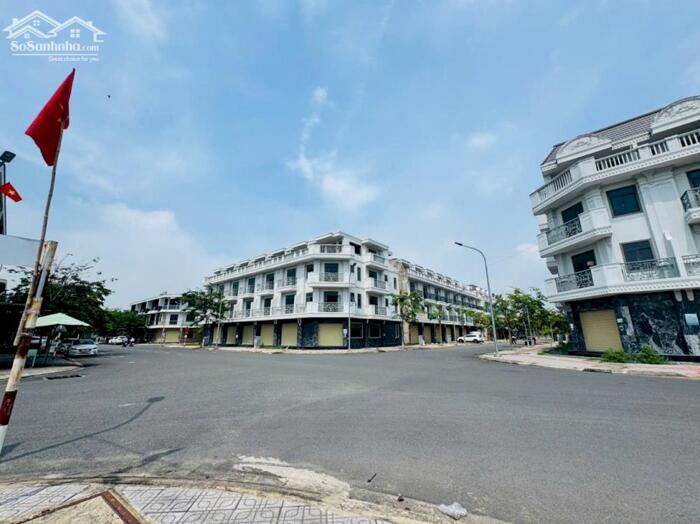 Hình ảnh Bán nhà 1 trệt 3 lầu góc 2 mặt tiền đường E6-F5 vị trí đẹp nhất khu Bửu Long 3 giá 8.5 tỷ 2