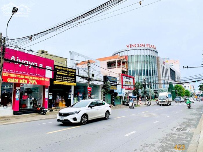 Hình ảnh Cho thuê nhà ngang 20m mặt tiền đường Phạm Văn Thuận vị trí đắc địa ngay ngã tư Vincom; 1500m2 sàn giá 250 triệu 0