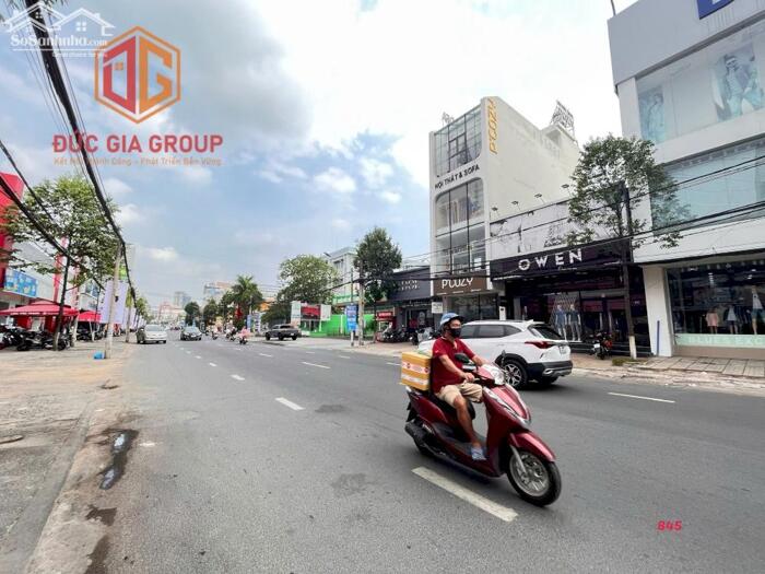 Hình ảnh Cho thuê nhà ngang 20m mặt tiền đường Phạm Văn Thuận vị trí đắc địa ngay ngã tư Vincom; 1500m2 sàn giá 250 triệu 6