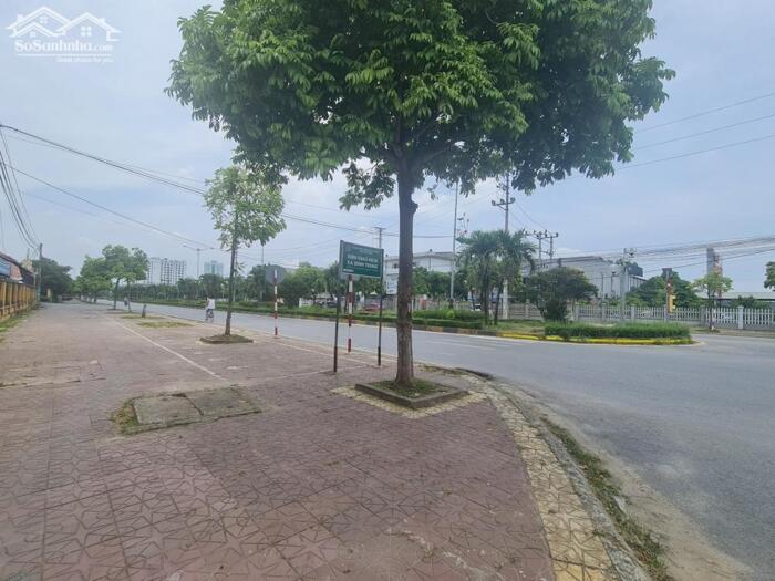 Hình ảnh Bán lô đất doanh nghiệp gần 2500m2 đường Nguyễn Tất thành, Vĩnh yên 1