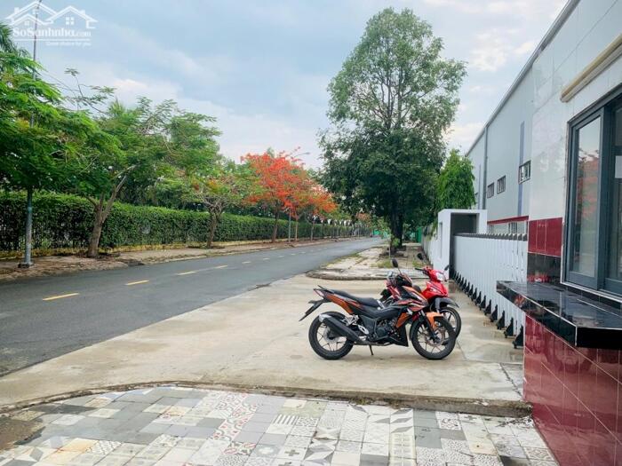 Hình ảnh Cho thuê xưởng 3000m2 (TDT 5000m2) KCN Bến Lức 6