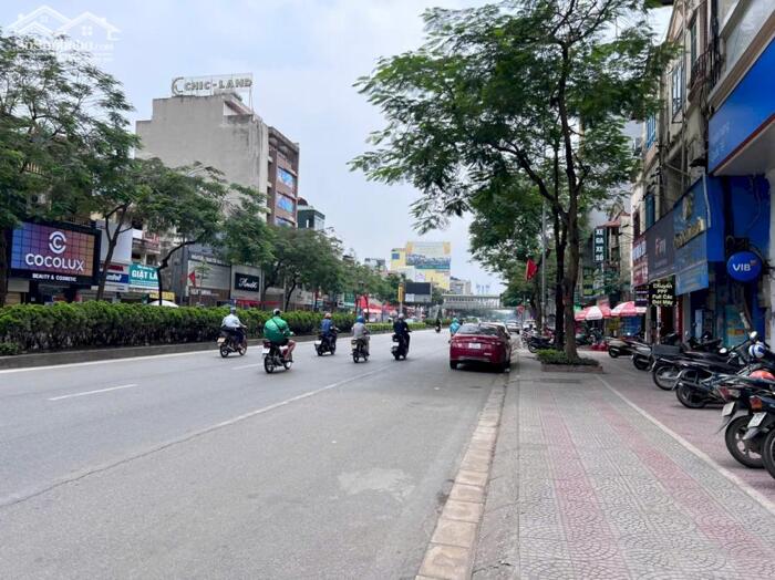 Hình ảnh Bán nhà 102m2 xây 2,5 tầng mặt phố Nguyễn Văn Cừ, kinh doanh, cho thuê dòng tiền tốt hàng tháng 0