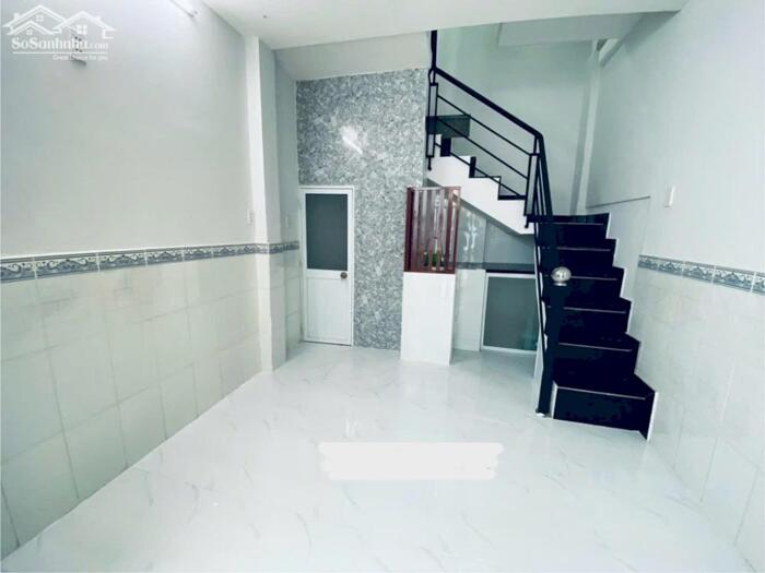 Hình ảnh Hơn 2 tỷ có nhà SHR 3 tầng Lý Thường Kiệt, nở hậu, hẻm 3m thông 3