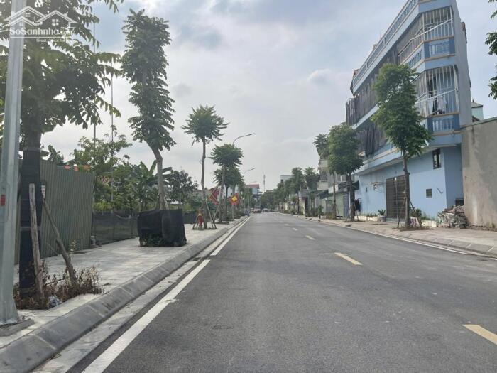 Hình ảnh Cần bán gấp 67,5m đất đường mới khu Cự Khối, cách cầu Thanh Trì 100m, vị trí kinh doanh 3