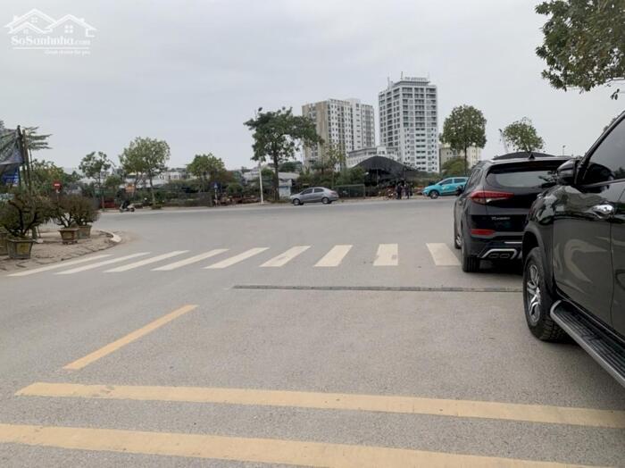 Hình ảnh Bán nhà mặt phố Cổ Linh đoạn phố Trạm, Aeonmall kinh doanh, làm trụ sở công ty quá đẹp 2