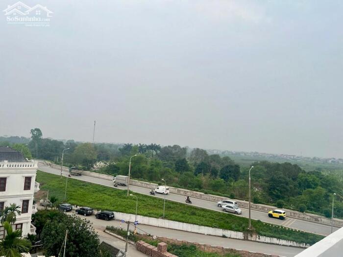 Hình ảnh Chỉ 12,2 tỷ nhà LÔ GÓC 5 tầng 1 tum, thang máy, ngõ 355 Bát Khối, làng Nhà, cách Aeonmall chỉ 1km 8