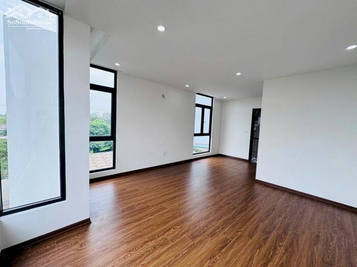 Hình ảnh Chỉ 12,2 tỷ nhà LÔ GÓC 5 tầng 1 tum, thang máy, ngõ 355 Bát Khối, làng Nhà, cách Aeonmall chỉ 1km 2