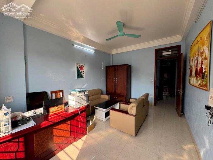 Hình ảnh Bán nhà 94m2 ngõ 36 Cổ Linh, oto tránh, vị trí có thể đặt trụ sở văn phòng hoặc kinh doanh 1