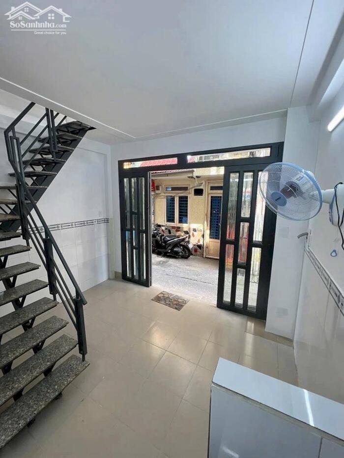 Hình ảnh Bán nhà mới đường Phan Thị Hành giá 2 tỷ, sổ riêng, 3 tầng 1