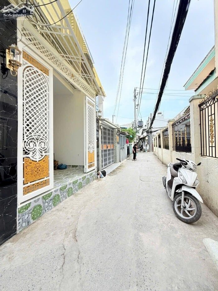 Hình ảnh NHÀ ĐẸP CĂN GÓC RẤT THOÁNG - 1 LẦU,, ĐANG HOÀN THIỆN MỚI 100% - MẶT TIỀN KINH DOANH - XE HƠI CHẠY TỚI NHÀ 0