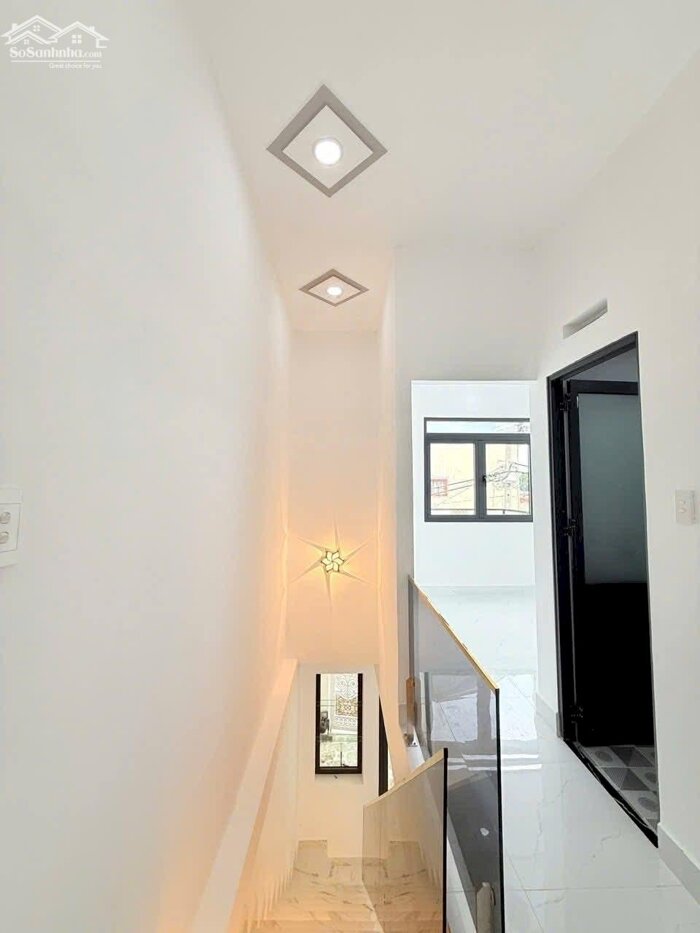 Hình ảnh NHÀ ĐẸP CĂN GÓC RẤT THOÁNG - 1 LẦU,, ĐANG HOÀN THIỆN MỚI 100% - MẶT TIỀN KINH DOANH - XE HƠI CHẠY TỚI NHÀ 9