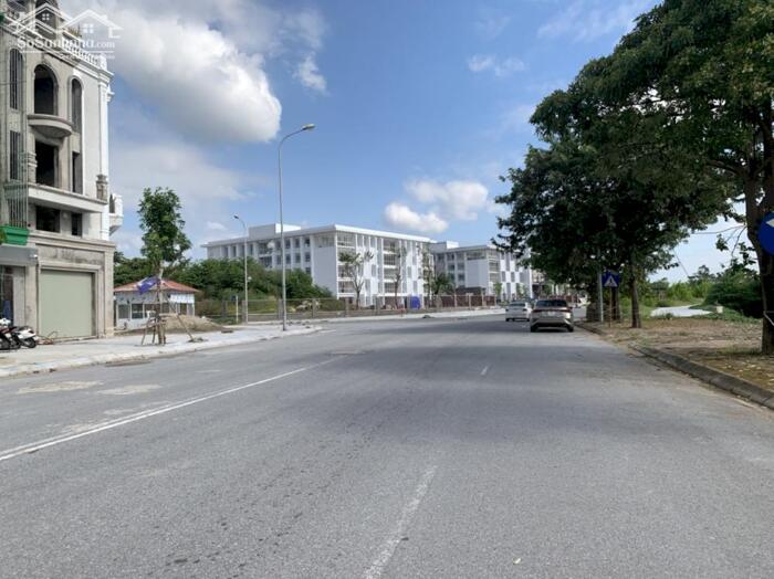 Hình ảnh Bác tôi cần bán Shophouse đẹp nhất phố Thuận An, view hồ 13ha quận ủy Gia Lâm đang thi công 2