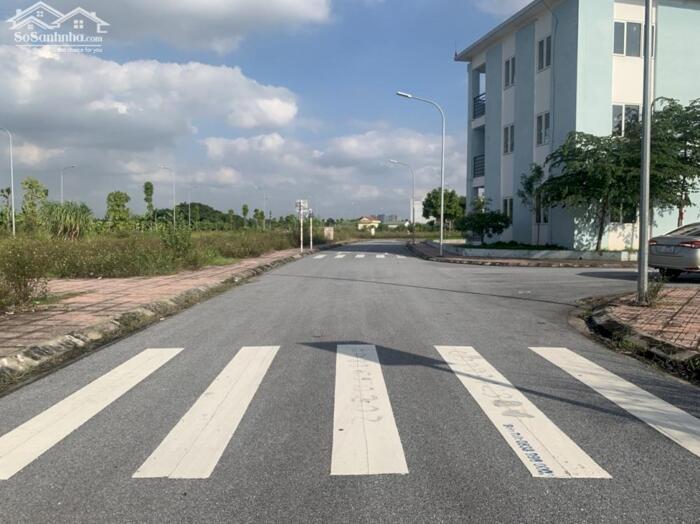 Hình ảnh Bán lô góc TT8 khu đấu giá Cự Khối mới trước đường sau đường vị trí đẹp, ngay gần hồ Bộ Đội 30ha 2