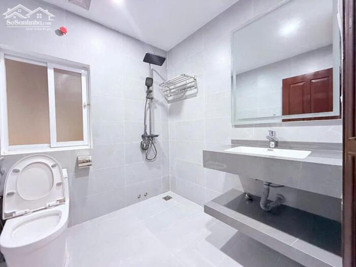 Hình ảnh Bán nhà 5 tầng 70m2 với thiết kế đẹp từ trong ra ngoài, gần khu đô thị Hinode, Hoài Đức 3