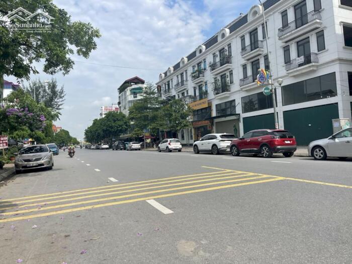 Hình ảnh Bán lô đất góc mặt phố Thành Trung, Trâu Quỳ 151m2 mặt tiền 8,4m xây làm trụ sở hoặc ngân hàng quá đẹp 2