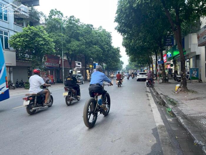 Hình ảnh Nhỏ nhưng có võ, 27,5m2 mặt tiền 4m có nhà 4,5 tầng mặt phố Thạch Bàn đang cho thuê kinh doanh ổn định 2