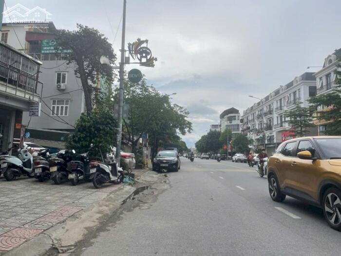 Hình ảnh Siêu LÔ GÓC 150m MẶT PHỐ THÀNH TRUNG, TRÂU QUỲ ĐỂ XÂY TÒA NHÀ VĂN PHÒNG HOẶC TRỤ SỞ CÔNG TY LỚN 0