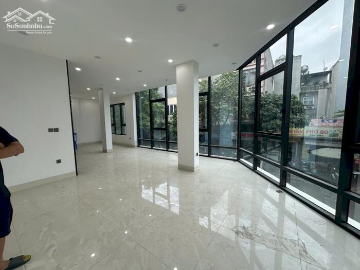 Hình ảnh Cho thuê văn phòng tại Hoàng Công - Kdt Mậu Lương DT 65m2 giá rẻ, ô tô đỗ cửa 2